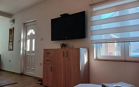 Deluxe Studio & Apartments Alexander